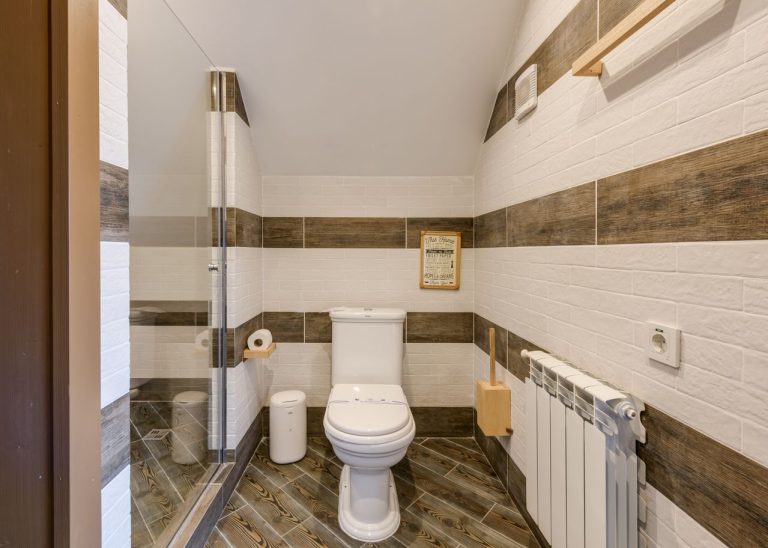 WC avec lave-mains